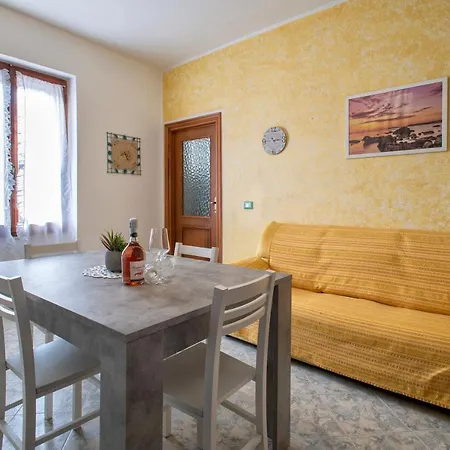 Apartment Il Nespolo , Vicino Alle Spiagge, Per Coppie E Famiglie *