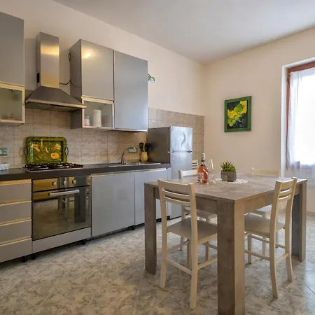 Apartamento Il Nespolo , Vicino Alle Spiagge, Per Coppie E Famiglie