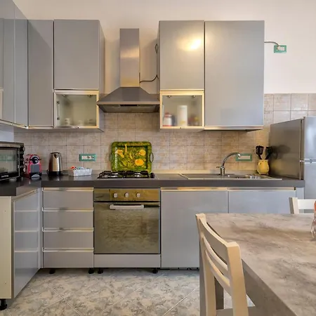 Apartman Il Nespolo , Vicino Alle Spiagge, Per Coppie E Famiglie